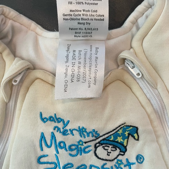 Baby Merlin Magic Sleepsuit size Large EUC - Picture 4 of 6